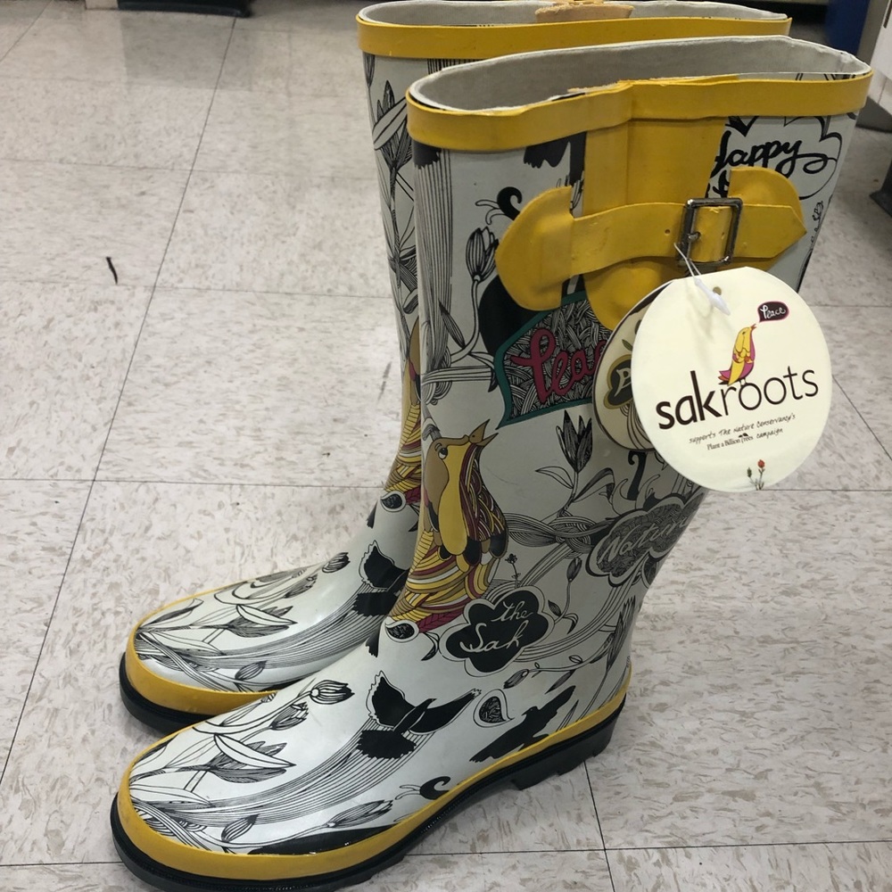 Brand NEW rain boots💯